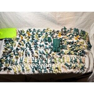 Lot of 230+ Little Green Army Men Toy Soldiers Plastic With Tank And Wagon
